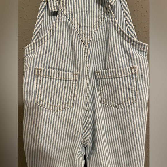 Baby Old navy Overalls. Size 6-12 months - Picture 3 of 5